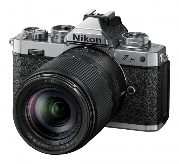 Nikon Z fc Kit incl. Nikon Z 16-50/3.5-6.3 VR DX SE - 3 years CH warranty